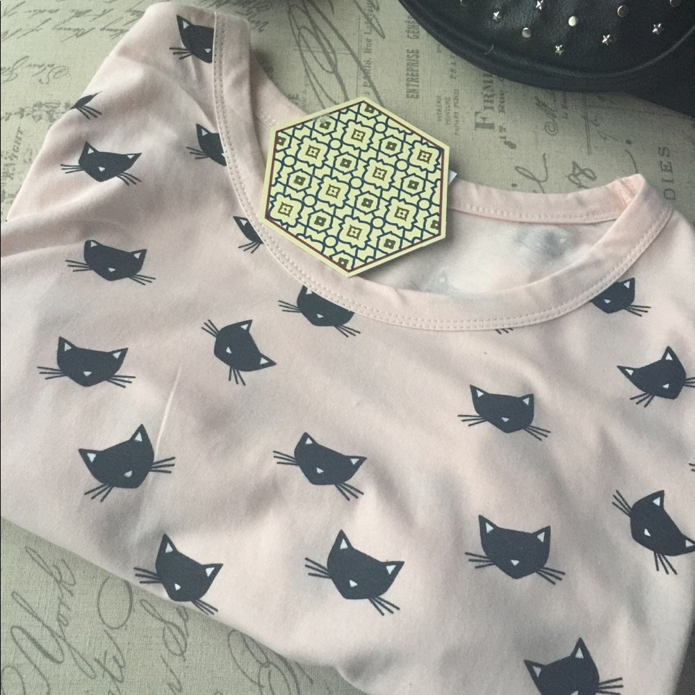 NWT 💕 Cat Themed Crop Top T-Shirt 💕